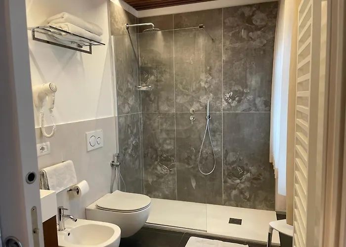 Enjoy Duomo - Flavio Baracchini 9 - 4* Milão